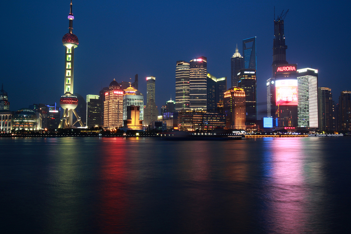 为了放在台阶上导致构图不行