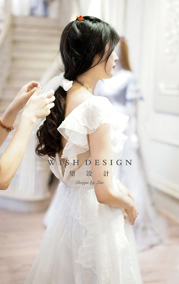 轻便小白裙设计，陪你从海边到礼堂