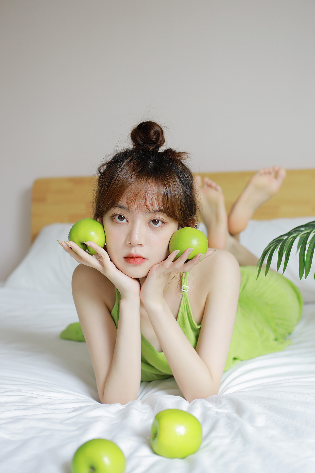青苹果之恋（图ZMzAyMTk1MjQ0） - 人像摄影 - 站酷设计师栩Film原创素材 - 站酷ZCOOL