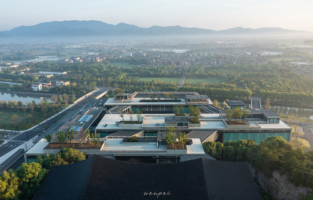 北馆鸟瞰.建筑与山体的对话