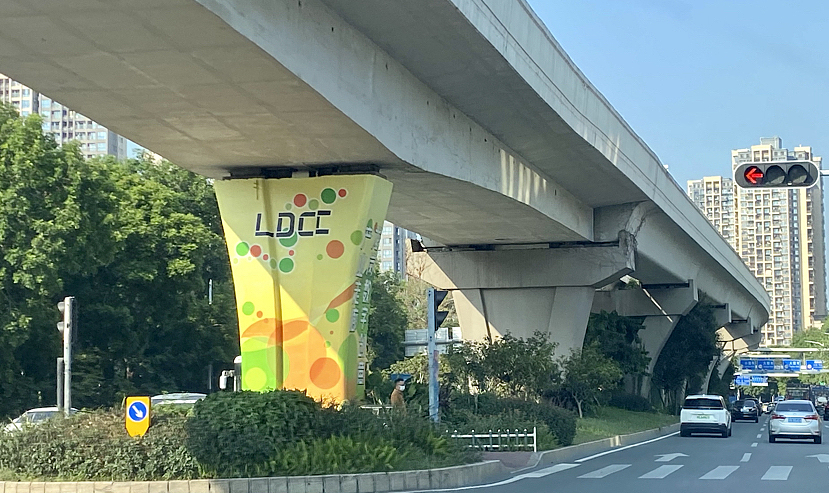 深圳市龙岗数字创意产业走廊城市细节体验与标识设计