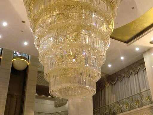 大型酒店复式楼梯间水晶吊灯定制厂家铭星灯饰专业定制