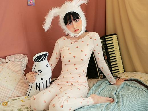 保暖内衣家居服睡衣睡袍浴袍睡裤可爱风格模特拍摄拍照
