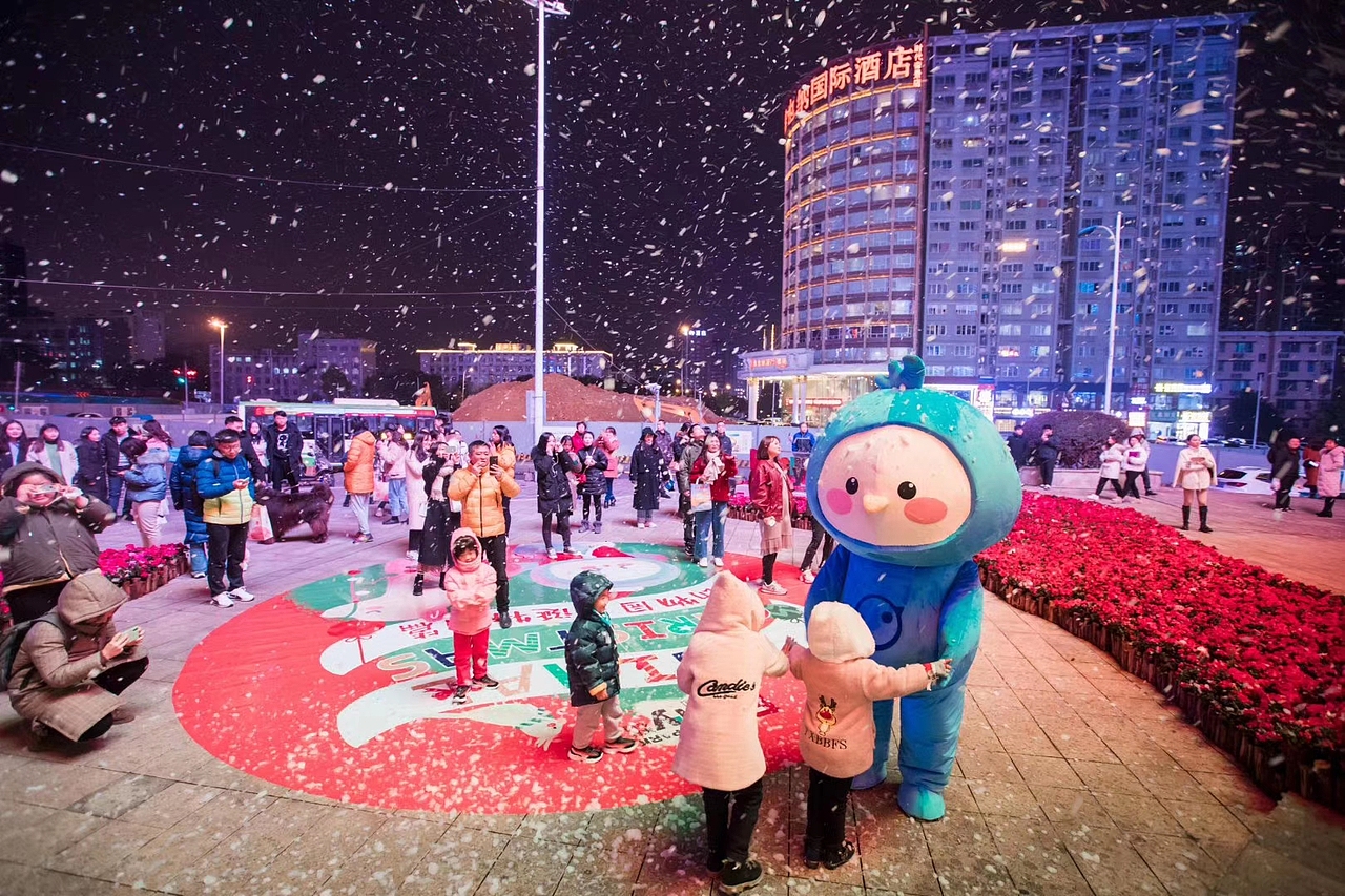 企業(yè)吉祥物人偶服裝玩偶服案例欣賞（圖ZMjAyMzg5NzM2） - 其他手工藝 - 站酷設(shè)計(jì)師可愛(ài)熊卡通人偶服原創(chuàng)素材 - 站酷ZCOOL