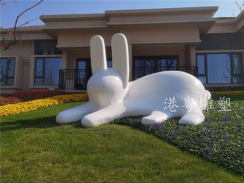 可爱趴趴兔玻璃钢卡通草坪兔子动物雕塑旅游区树脂摆件