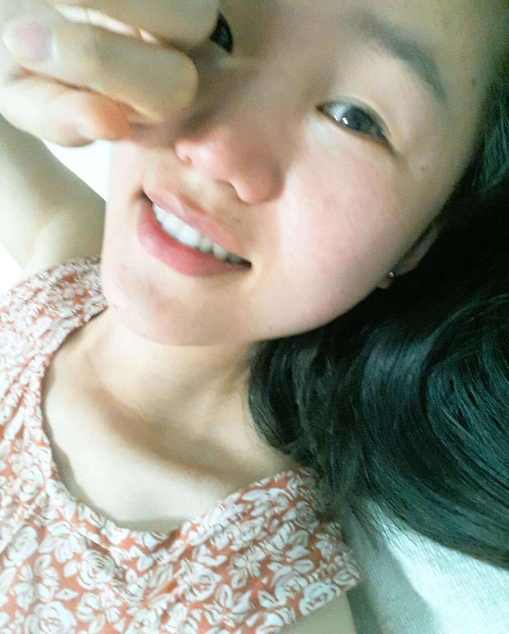 自从脸不能接触酒精以后,我已经一年多没用过洗面奶等护肤品。