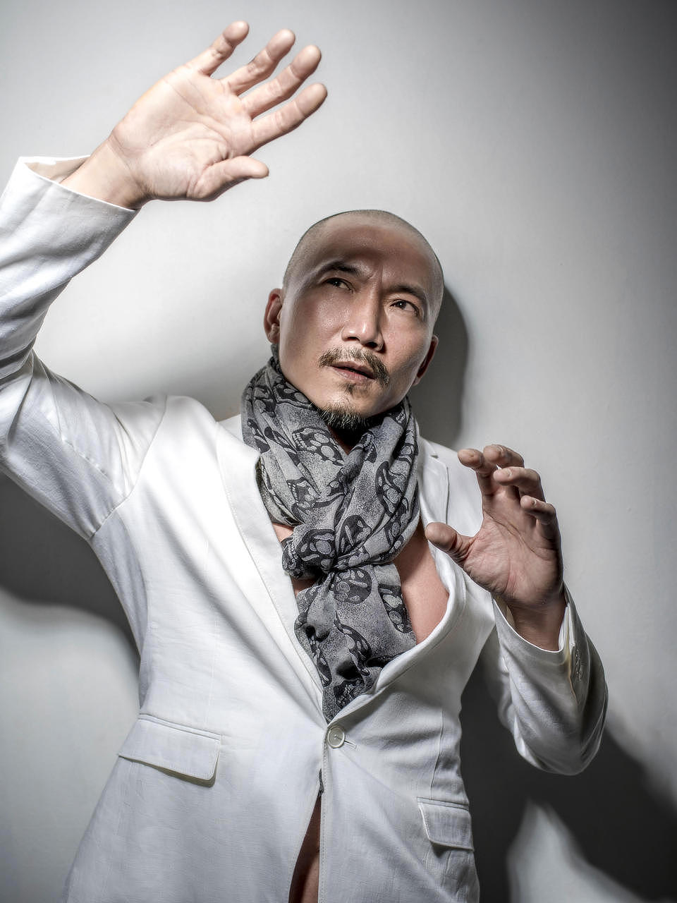 邹兆龙（图ZMTczNzQ1NzE2） - 人像摄影 - 站酷设计师长风工作室原创素材 - 站酷ZCOOL