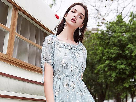 唯美印花连衣裙