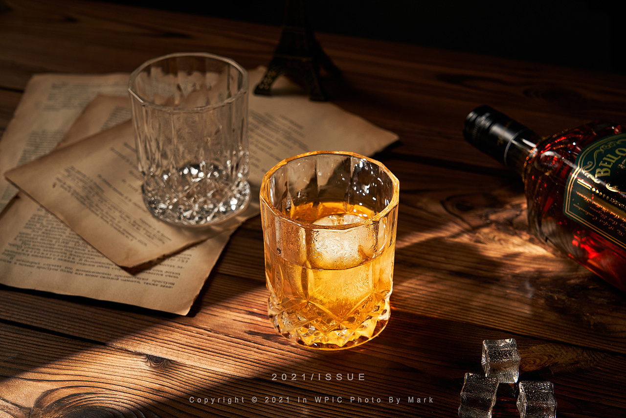 威士忌酒杯（图ZMjcyMzUzNDAw） - 产品摄影 - 站酷设计师拍古风的LEE原创素材 - 站酷ZCOOL