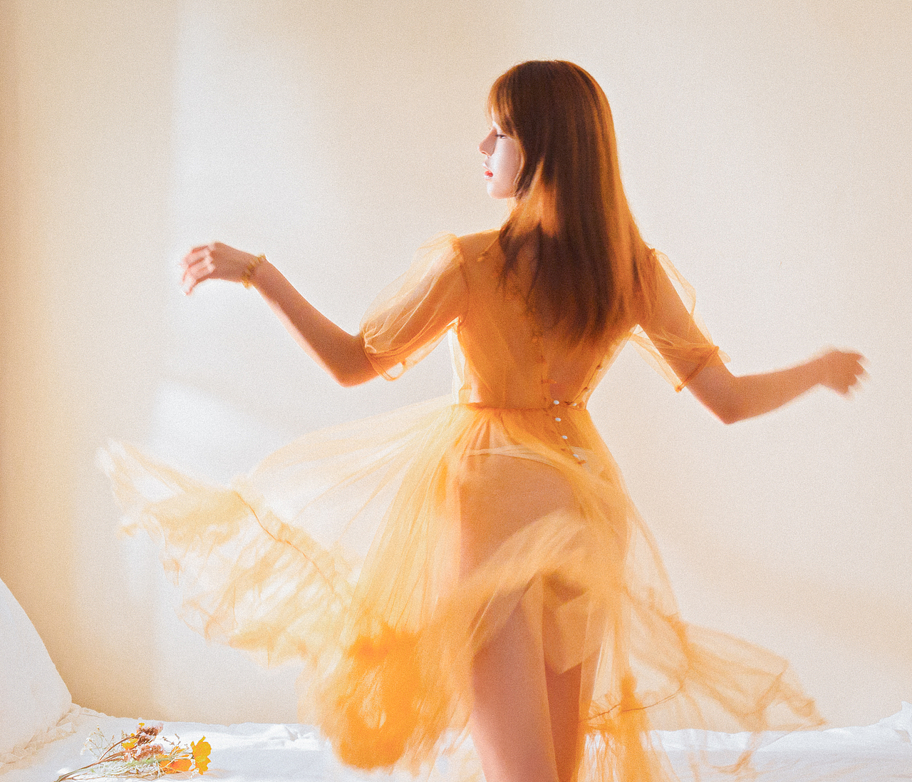 落日里有个小商店, 贩卖着橘黄色的温柔。