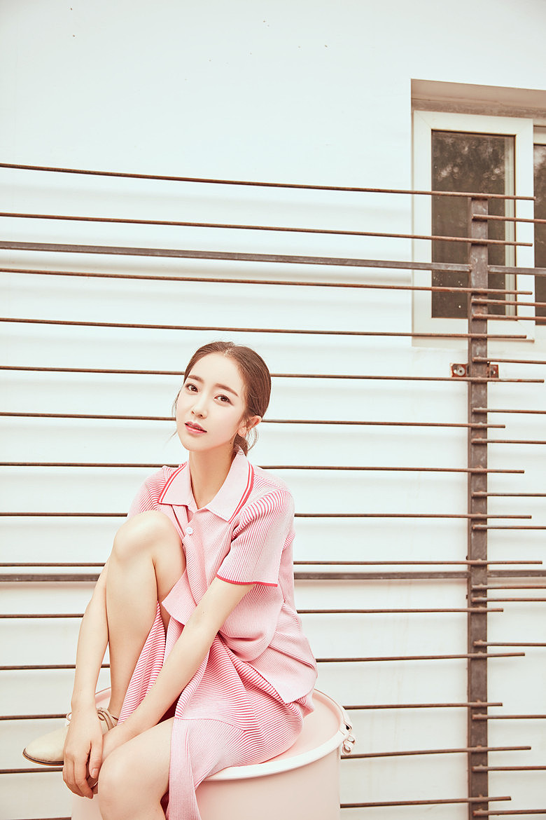 艺人费伟妮（图ZMTA2NzkzMDky） - 人像摄影 - 站酷设计师漂白狗原创素材 - 站酷ZCOOL