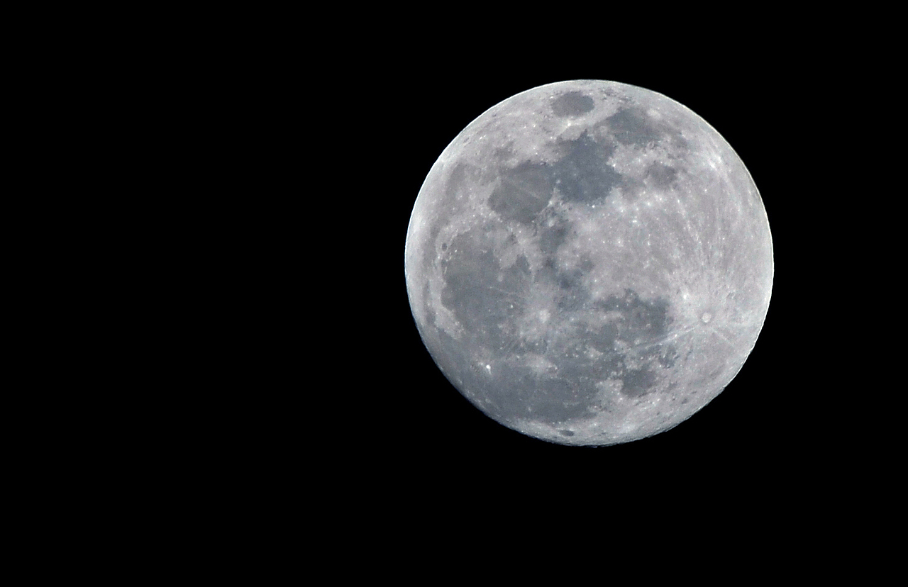 20150927，中秋圆月（图ZNDY1NDc4NzI=） - 风光摄影 - 站酷设计师林中老道原创素材 - 站酷ZCOOL