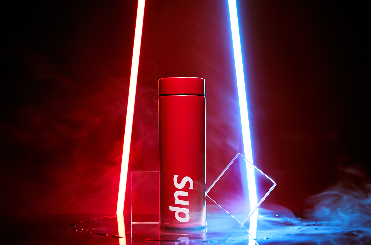 镜子的反光和杯子的体感光上调试了不少时间