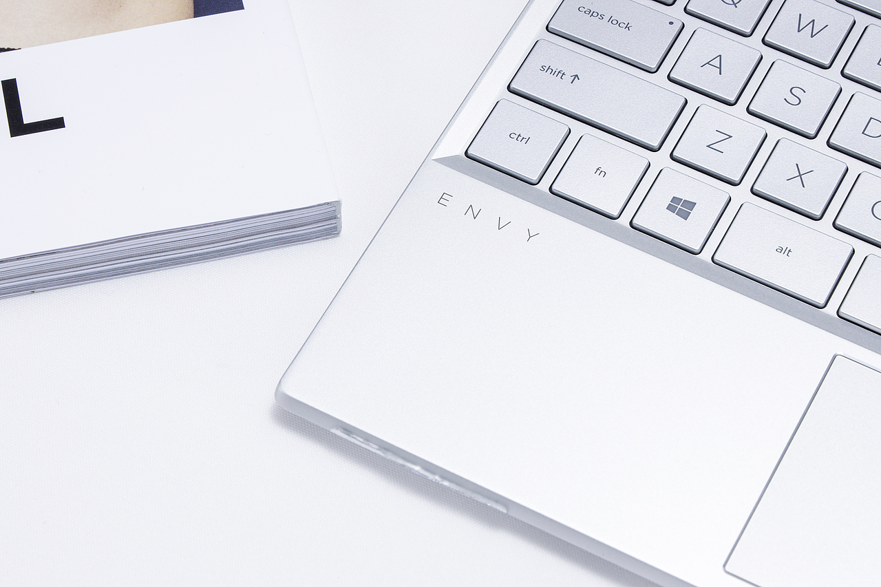 惠普HP ENVY 13 轻薄本 笔记本（图ZMTc4NTQ4ODU2） - 产品摄影 - 站酷设计师会拍照的贝斯手原创素材 - 站酷ZCOOL