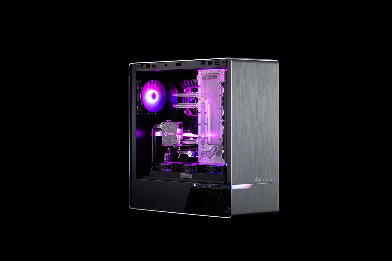 电脑水冷主机拍摄