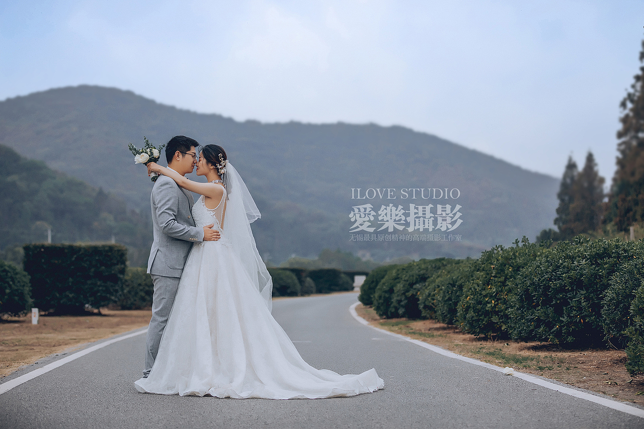 爱乐原创婚纱作品——《漫步人生路》