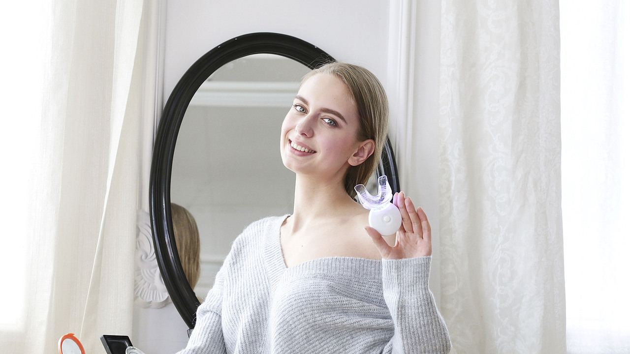 牙齿洁白器产品场景图-外模