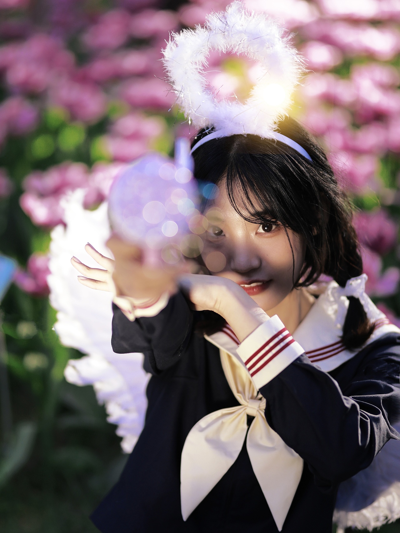 少女因与神明交错而发光