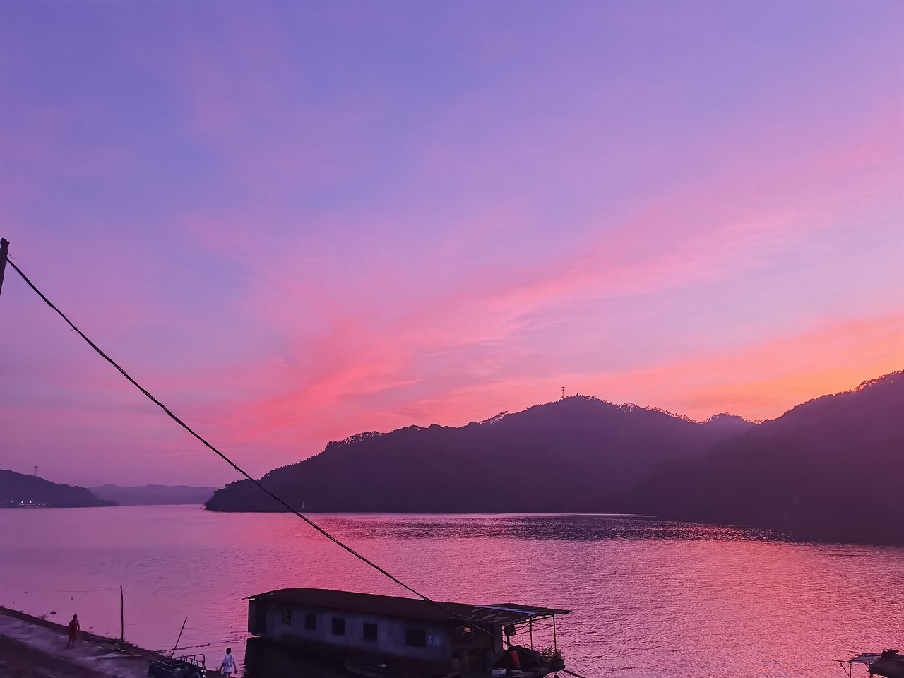 乡村是永远的乡村,而我记住了那片云。