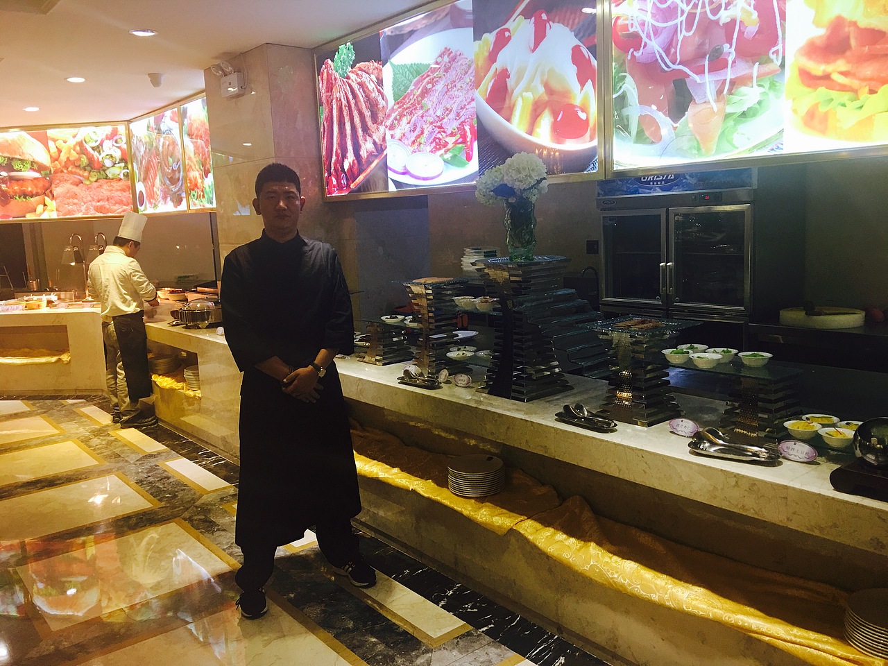 自助餐厅选址定位 餐厅档次提升 自助餐厅烤肉配方