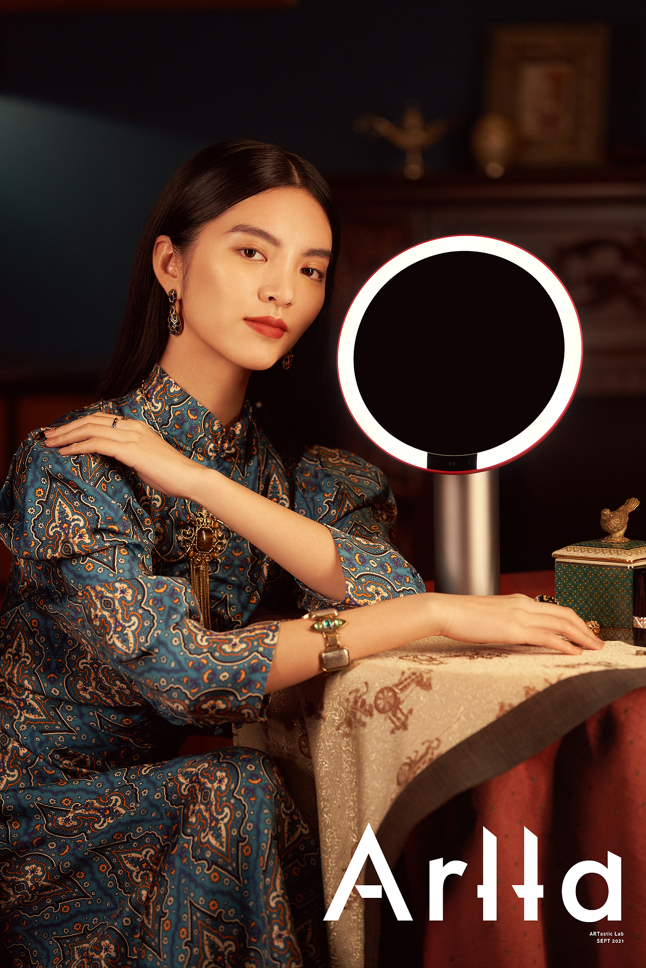 AMIRO觅光 ✖️ 艺外视觉 - 复古化妆镜/美容仪/射频仪（图ZMjYxNjU3NDYw） - 产品摄影 - 站酷设计师Arlla造12个爆品原创素材 - 站酷ZCOOL