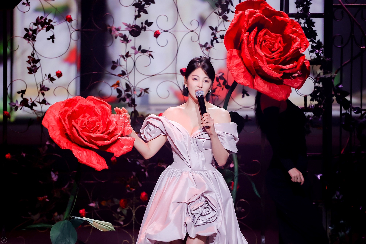 活动演唱会拍摄广告抖音快手摄影明星拍照直播会议摄影（图ZMjkwNjM4NjYw） - 人像摄影 - 站酷设计师零晨视觉摄影原创素材 - 站酷ZCOOL