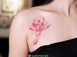 分享一些小清新花卉纹身，性感又好看的图