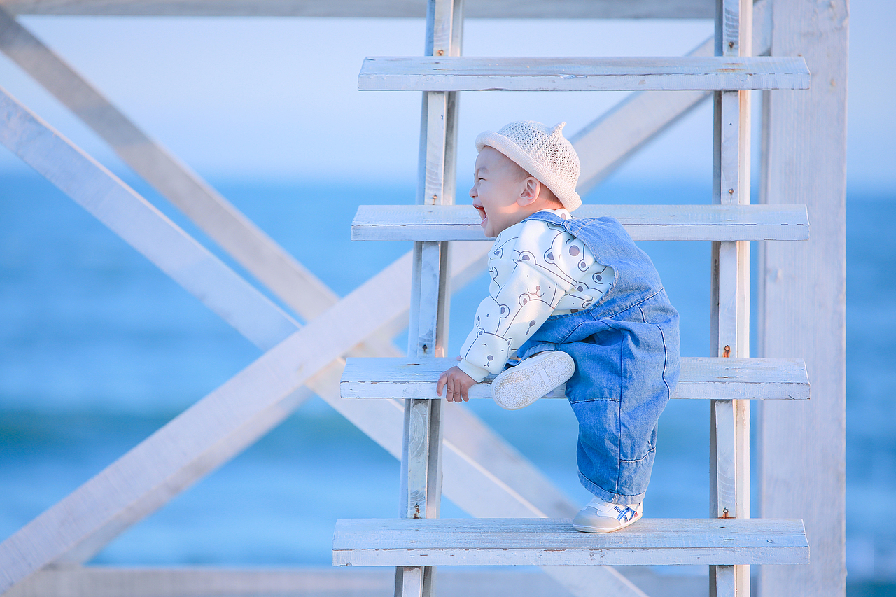 小孩與海（圖ZMjgwNTI1MzAw） - 人像攝影 - 站酷設(shè)計師Cici小焌熙原創(chuàng)素材 - 站酷ZCOOL