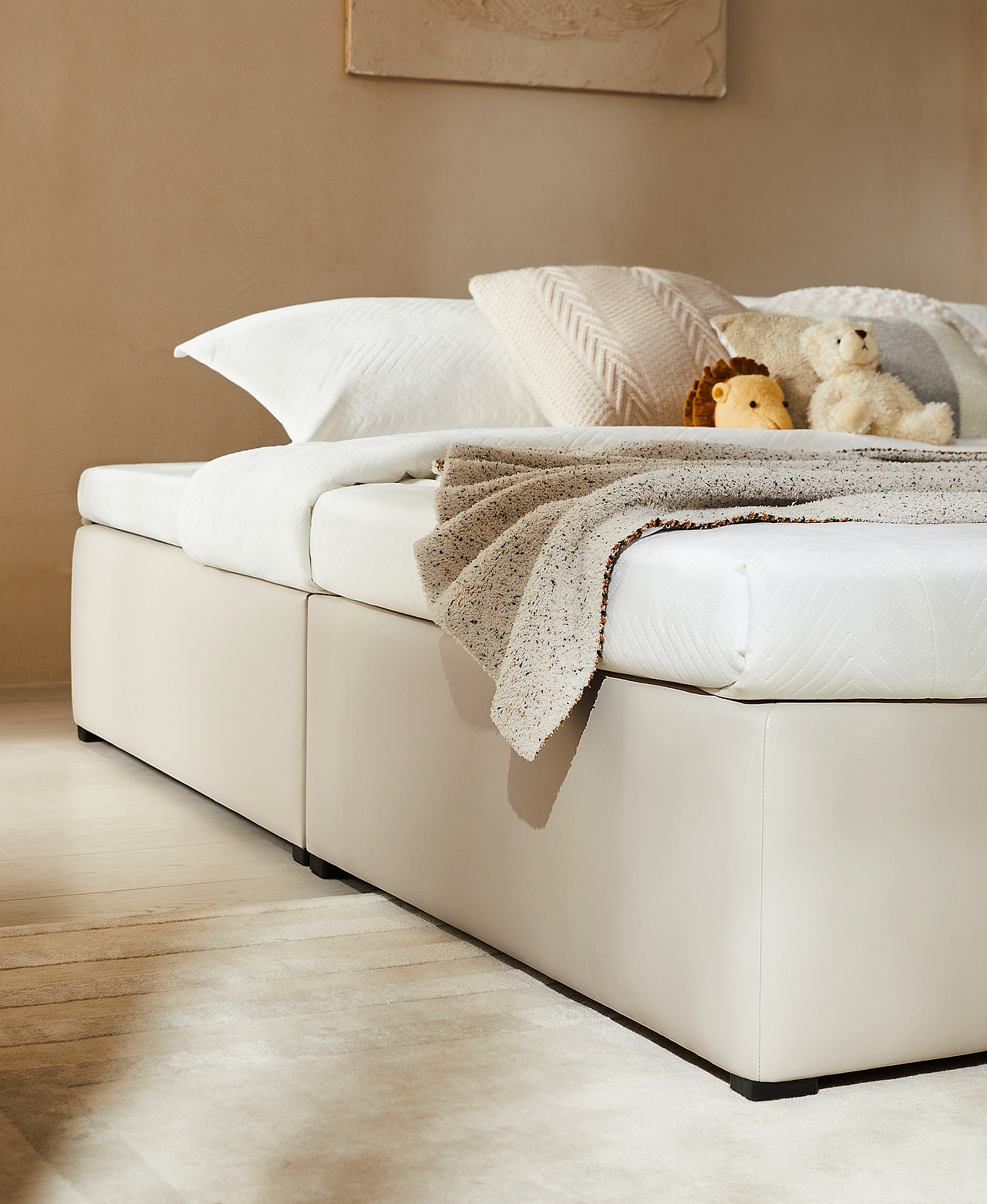 喜临门城爱泡芙床托 | LeeconLi