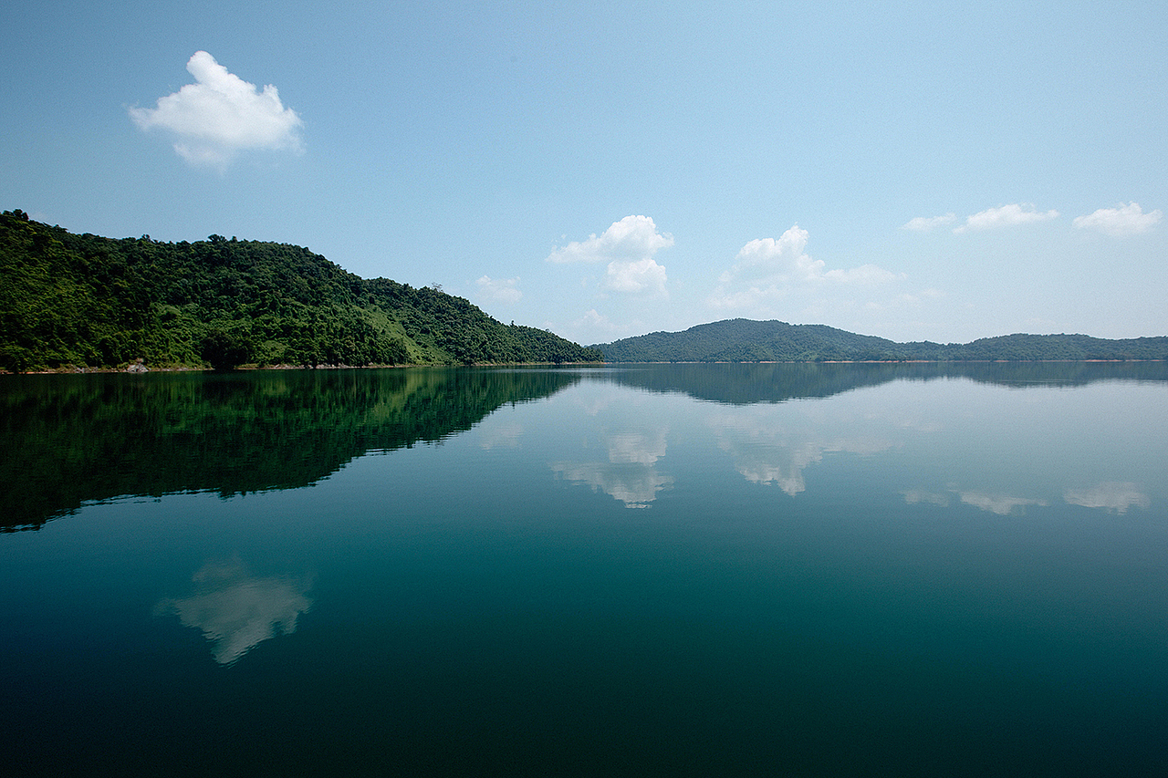 海南"松涛水库"山清水秀,渔歌满江
