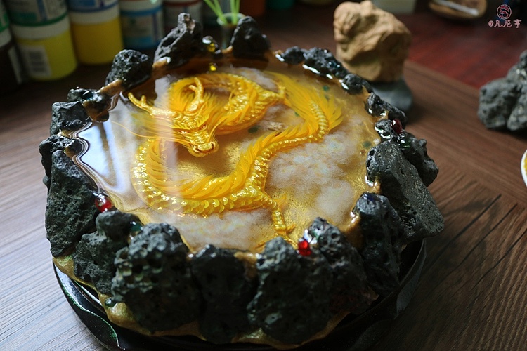 闪金龙潭(多层立体3d树脂画)