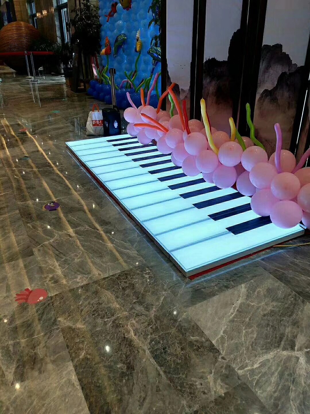 地板钢琴发光跷跷板出租租赁