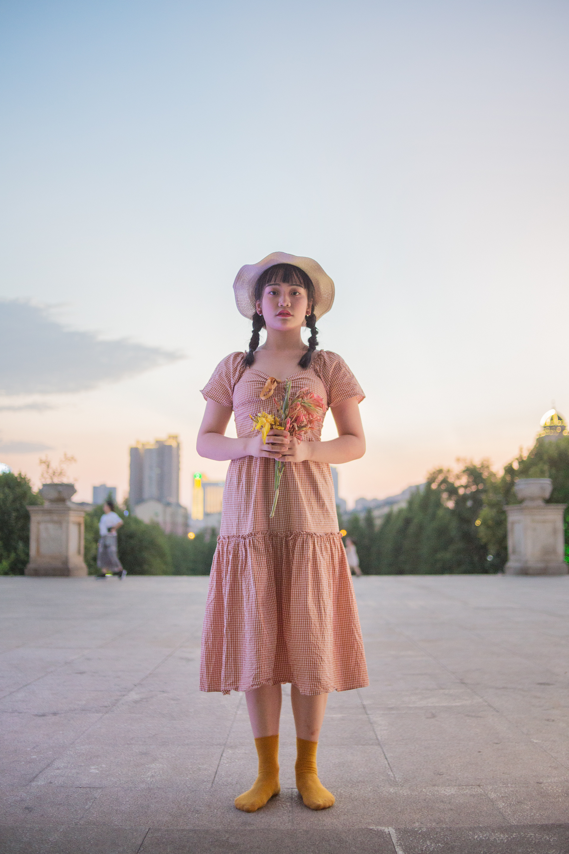 阳光可爱的小妹子