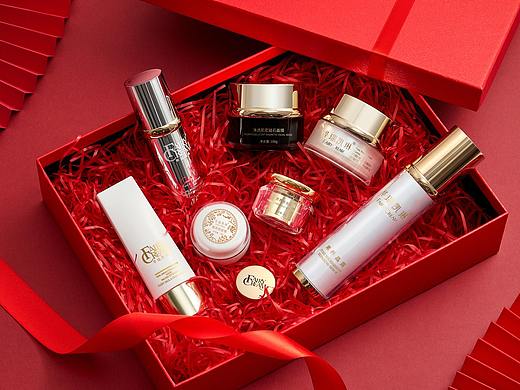 护肤品喜庆新年主题海报拍摄与精修