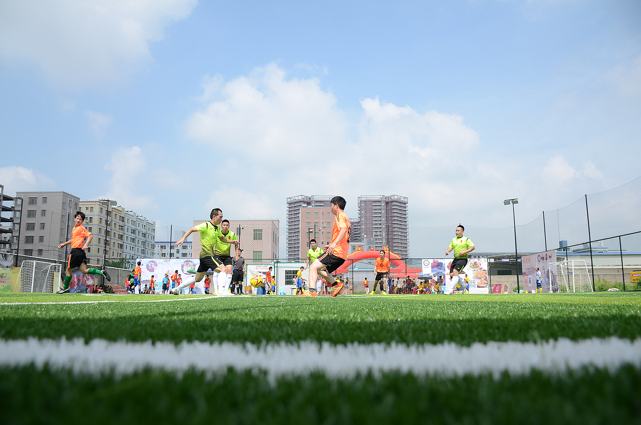 热爱这篇绿茵地的老男孩！（图ZNjIxMzk2MDQ=） - 人像摄影 - 站酷设计师maiweichong原创素材 - 站酷ZCOOL