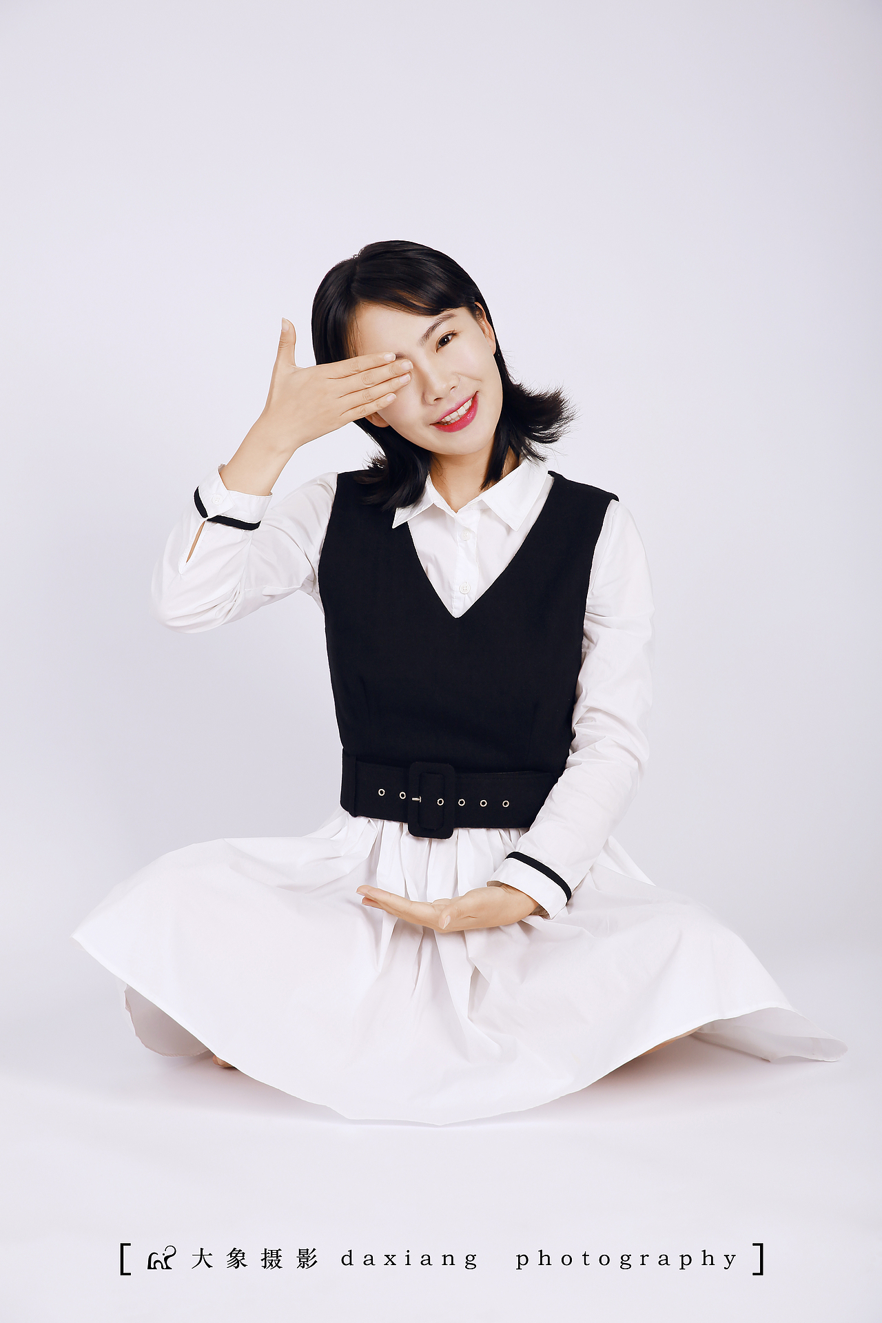 简洁的背景更突显你的美丽（图ZMTQyMzM3MjI0） - 人像摄影 - 站酷设计师哈利摄影原创素材 - 站酷ZCOOL