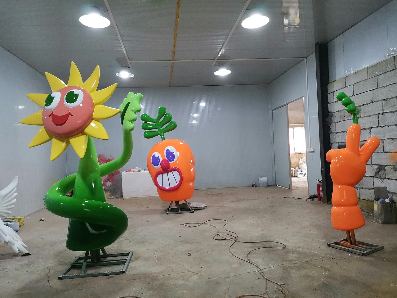 户外农业生态园创意摆件定制玻璃钢卡通胡萝卜造型雕塑