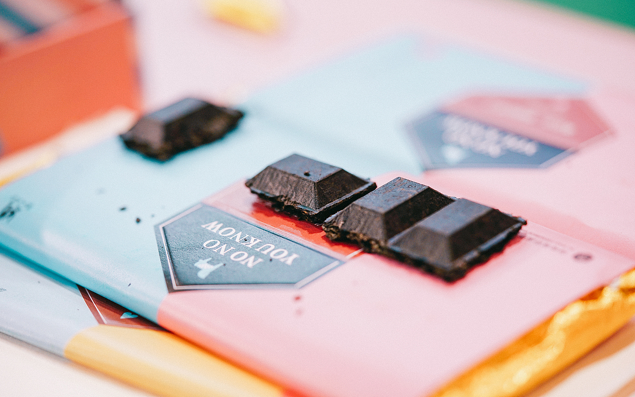 黑茶品牌白天不懂夜的黑包装设计（图ZMTYzMjAwNDQ0） - 包装 - 站酷设计师Eddy品牌策略美学原创素材 - 站酷ZCOOL