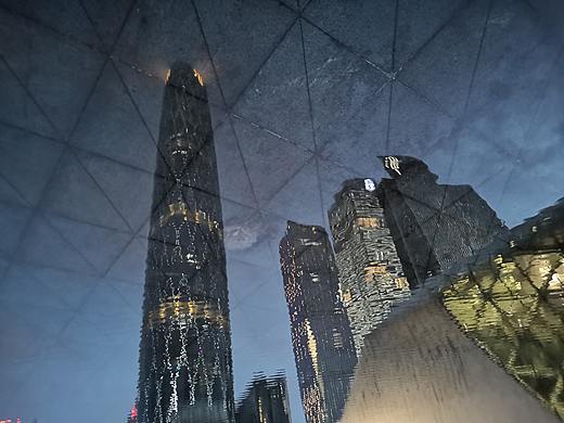 水中的国际金融中心IFC