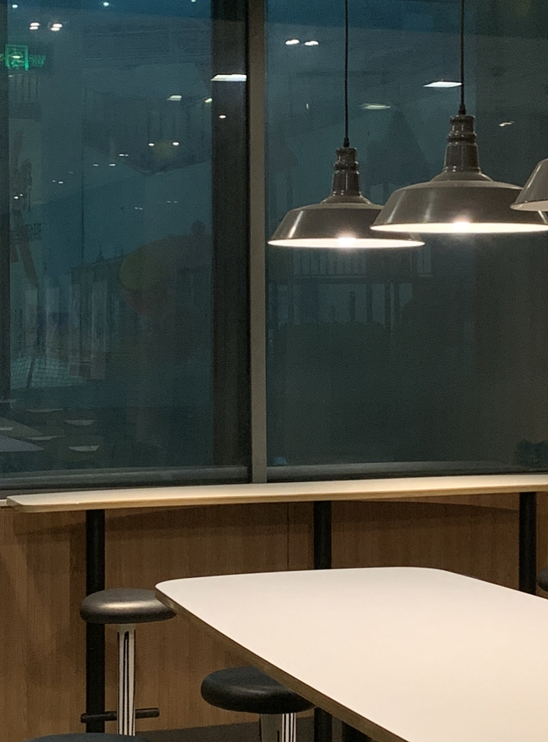 《这里有故事有咖啡但没有酒》