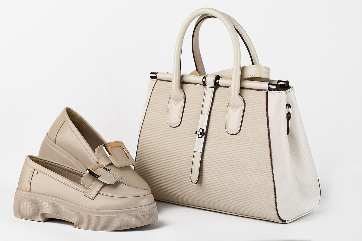 【教你】广州女包皮包手袋静物摄影拍摄布灯光课程培训