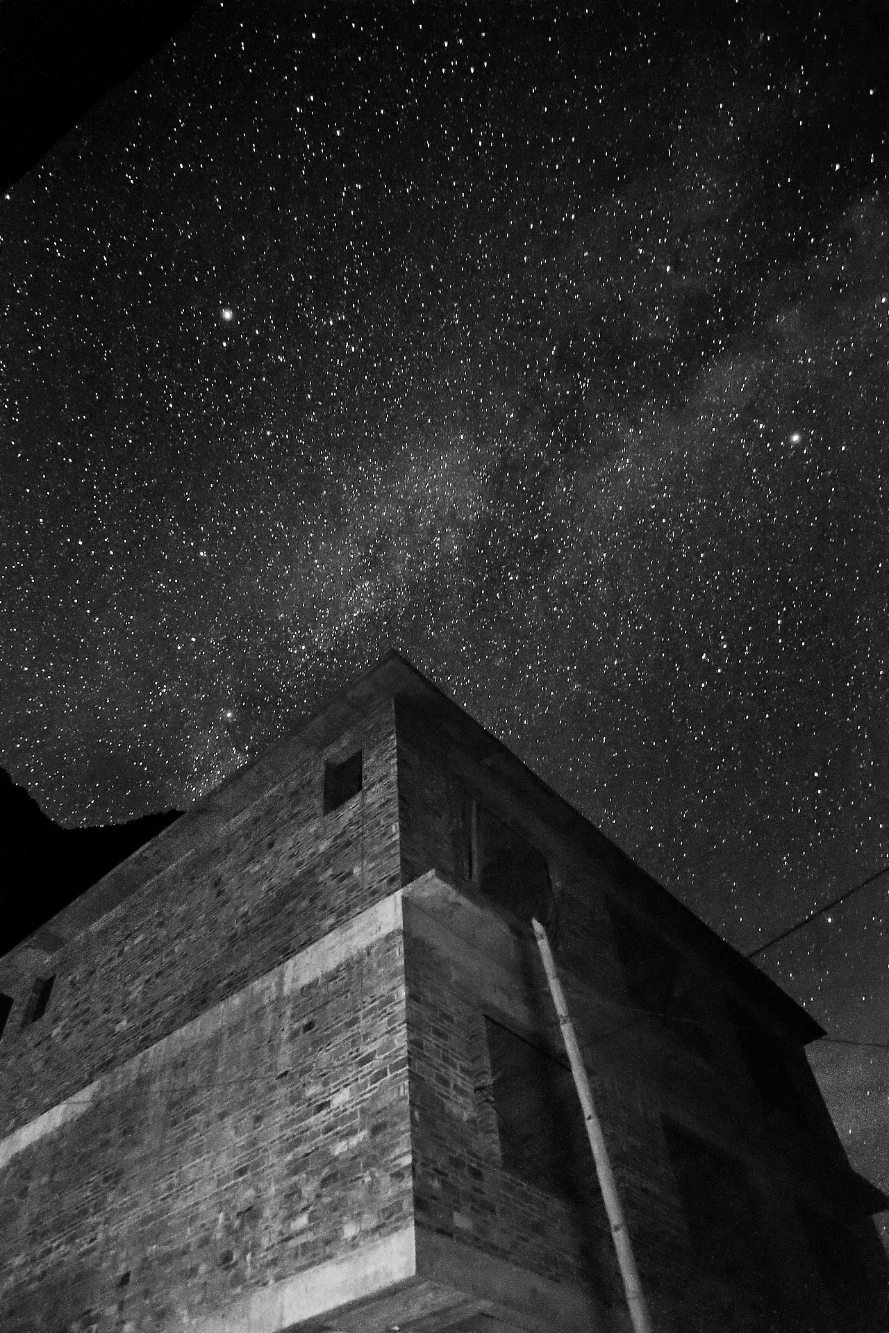 dark·star 黑白星空