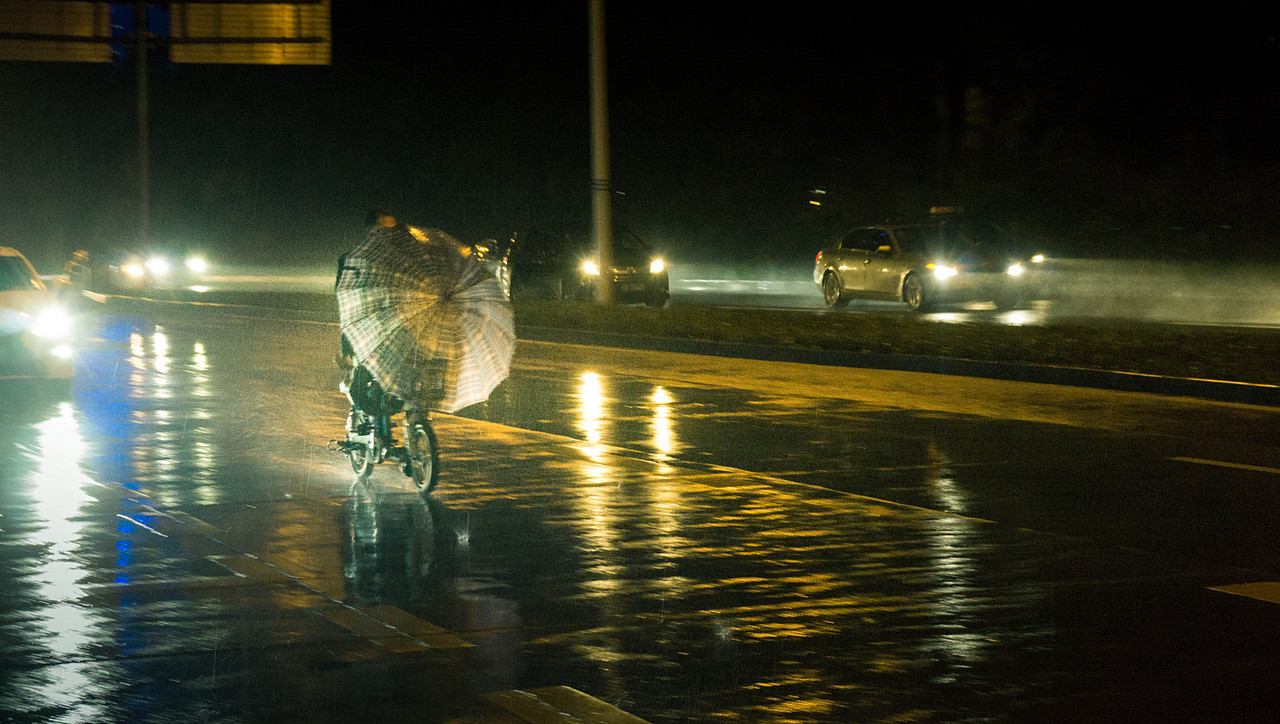 深大2站遇见大暴雨