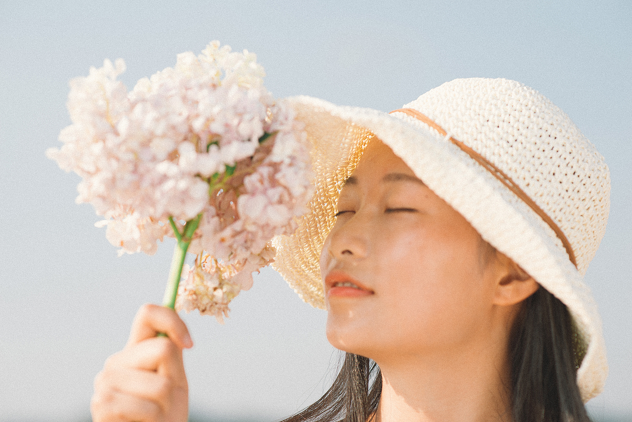 你是九月夏天滚烫的浪