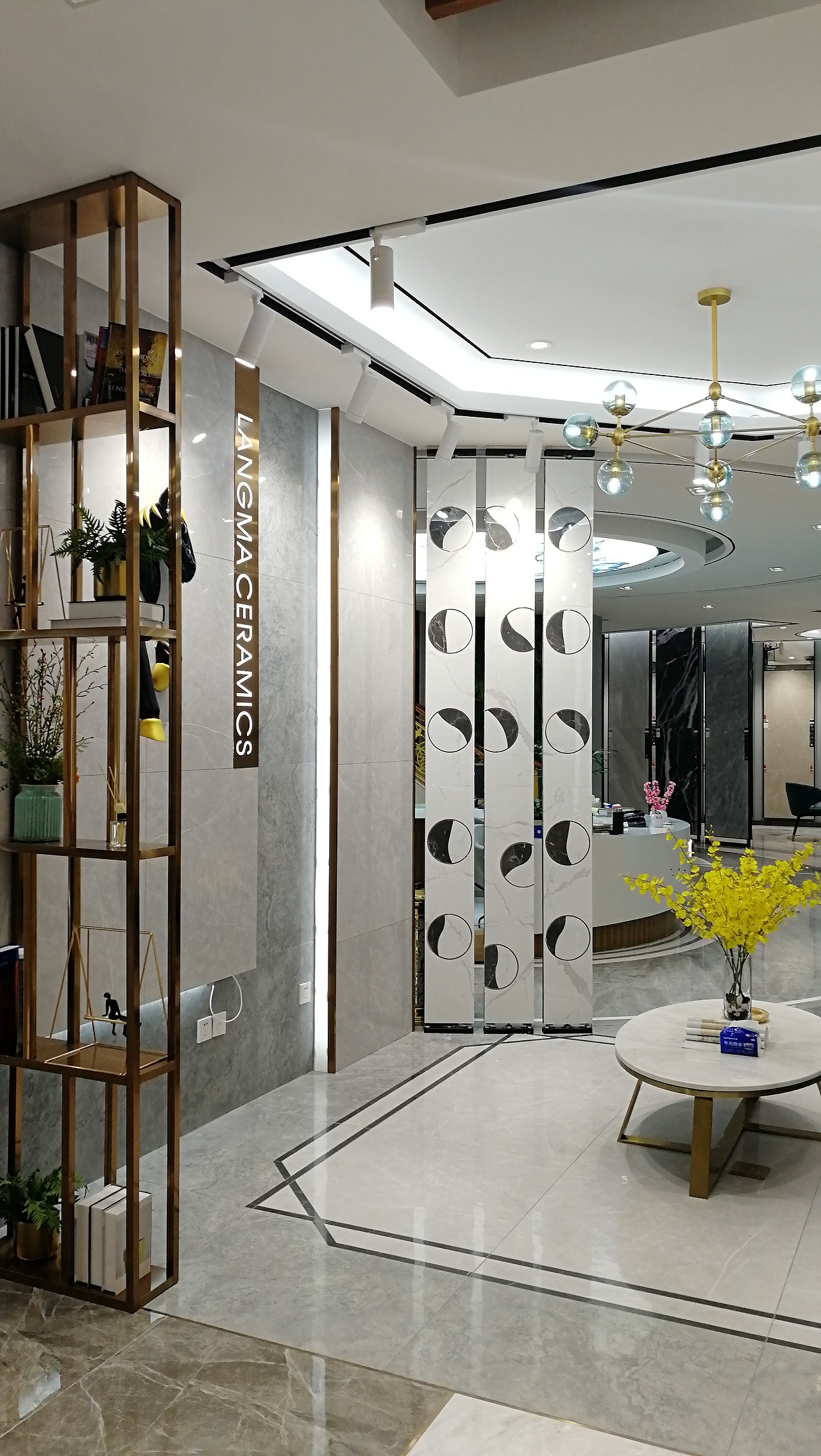 郎玛瓷砖路丰店 瓷砖门店实景摄影