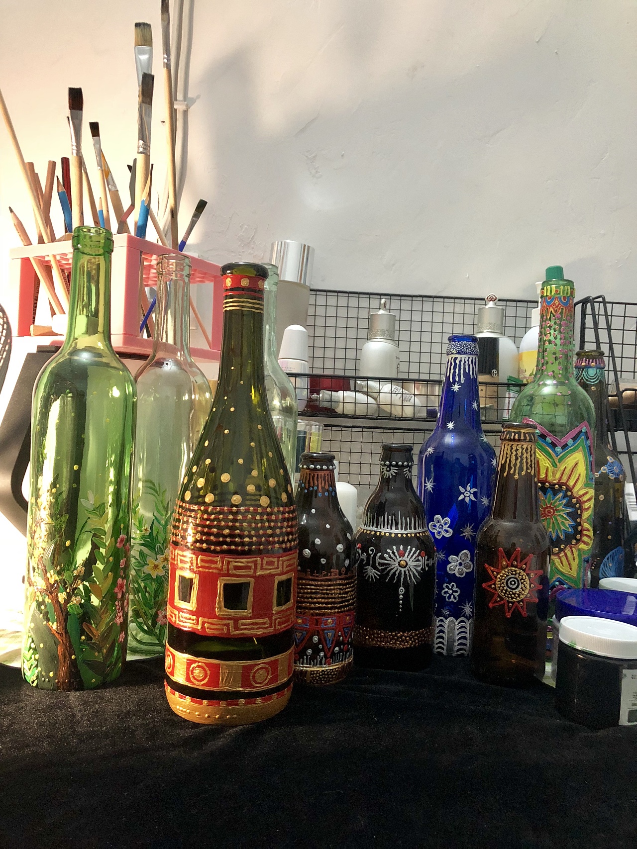 手绘酒瓶|手工艺|工艺品设计|yuanxuemeiing - 原创作品 - 站酷