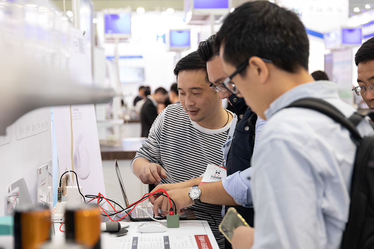 活动拍摄丨2018(冬季)中国USB PD快充产业高峰论坛（图ZMTM5NDU3Mzk2） - 人文/纪实摄影 - 站酷设计师白底图原创素材 - 站酷ZCOOL