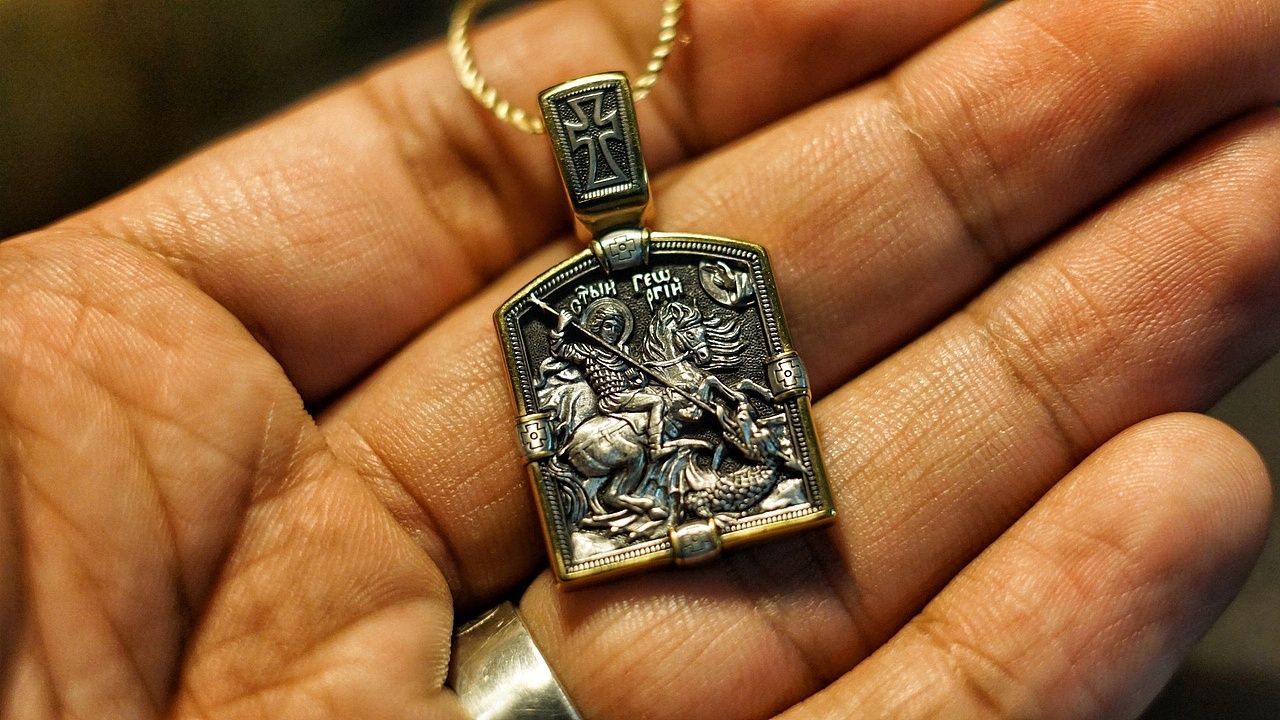 俄罗斯与爱沙尼亚珠宝公司联合出品『圣乔治屠龙』吊坠