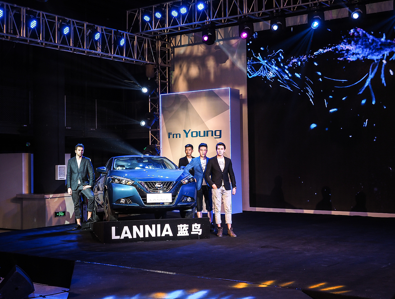 新藍(lán)鳥成都上市發(fā)布會（圖ZMzY1ODE5MzI=） - 人文/紀(jì)實(shí)攝影 - 站酷設(shè)計(jì)師灰度GALLERY原創(chuàng)素材 - 站酷ZCOOL