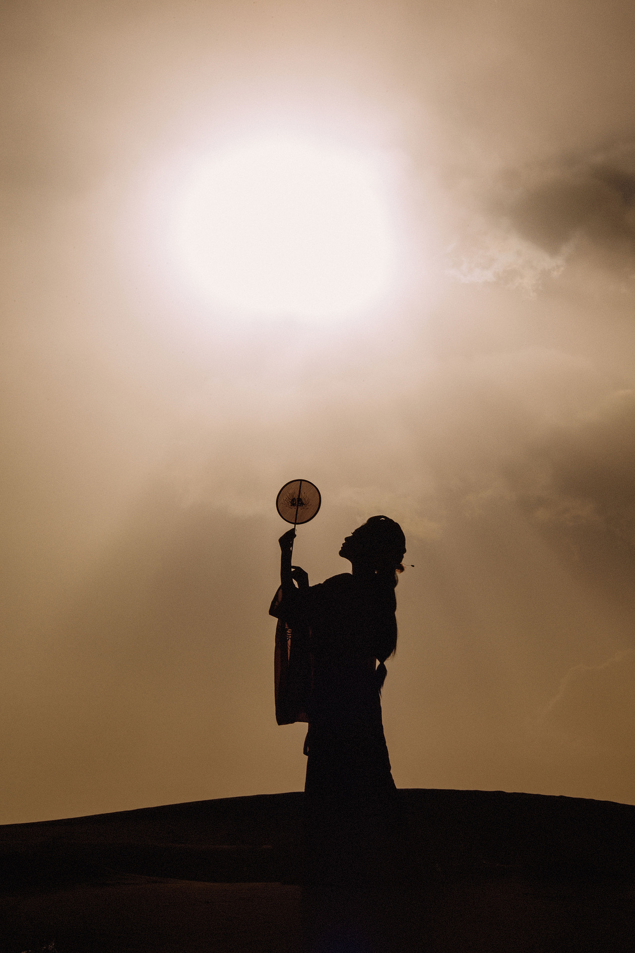 漠上行（图ZMTU1NDMwNDMy） - 人像摄影 - 站酷设计师若寒Rock原创素材 - 站酷ZCOOL